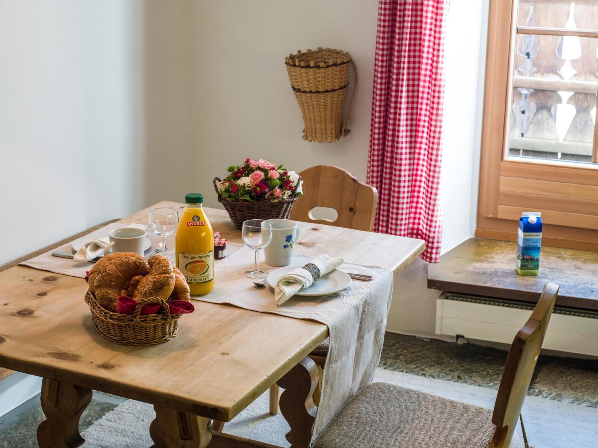 Ferienwohnung Chesa Michel Bever Zimmer foto