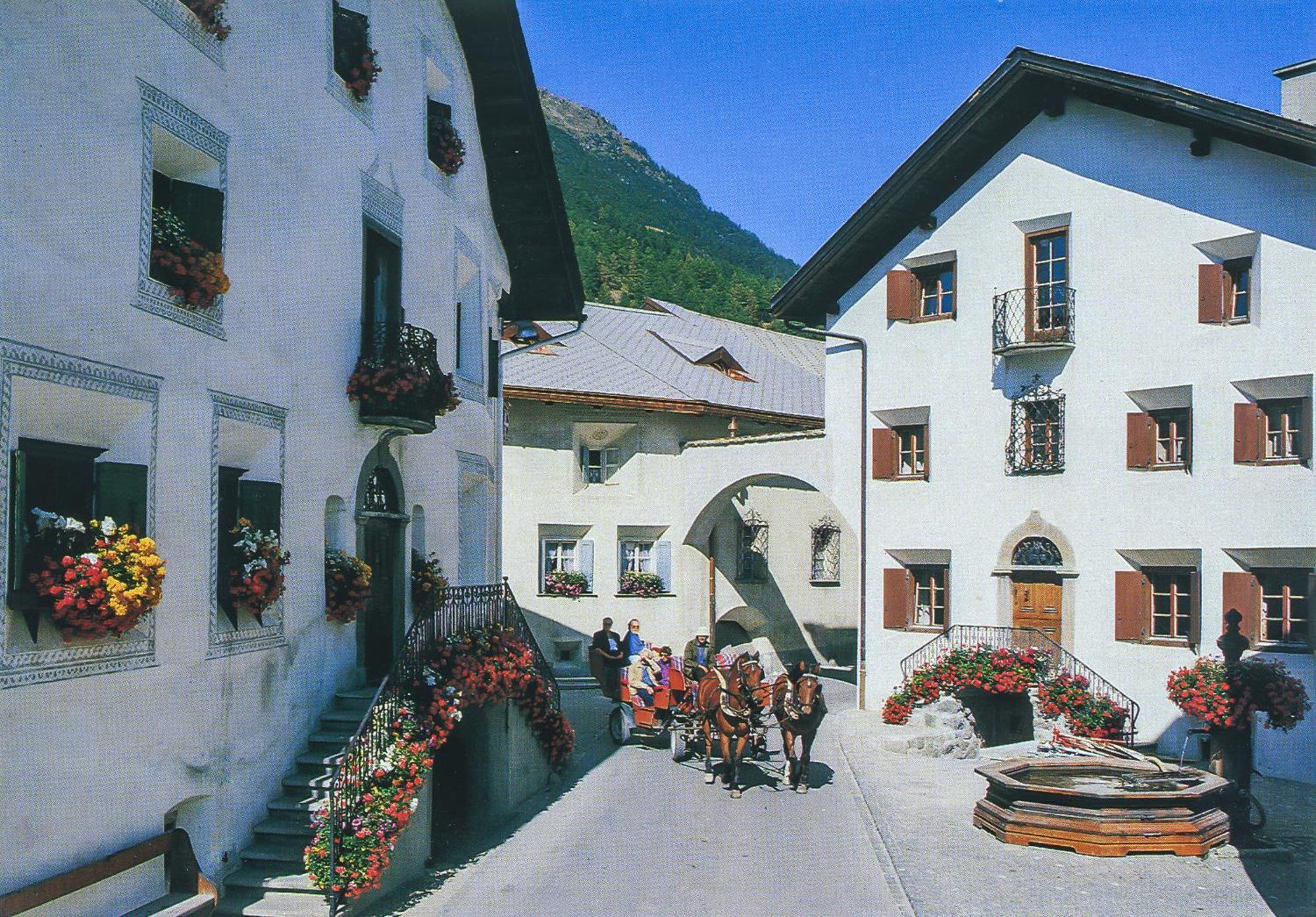 Ferienwohnung Chesa Michel Bever Exterior foto
